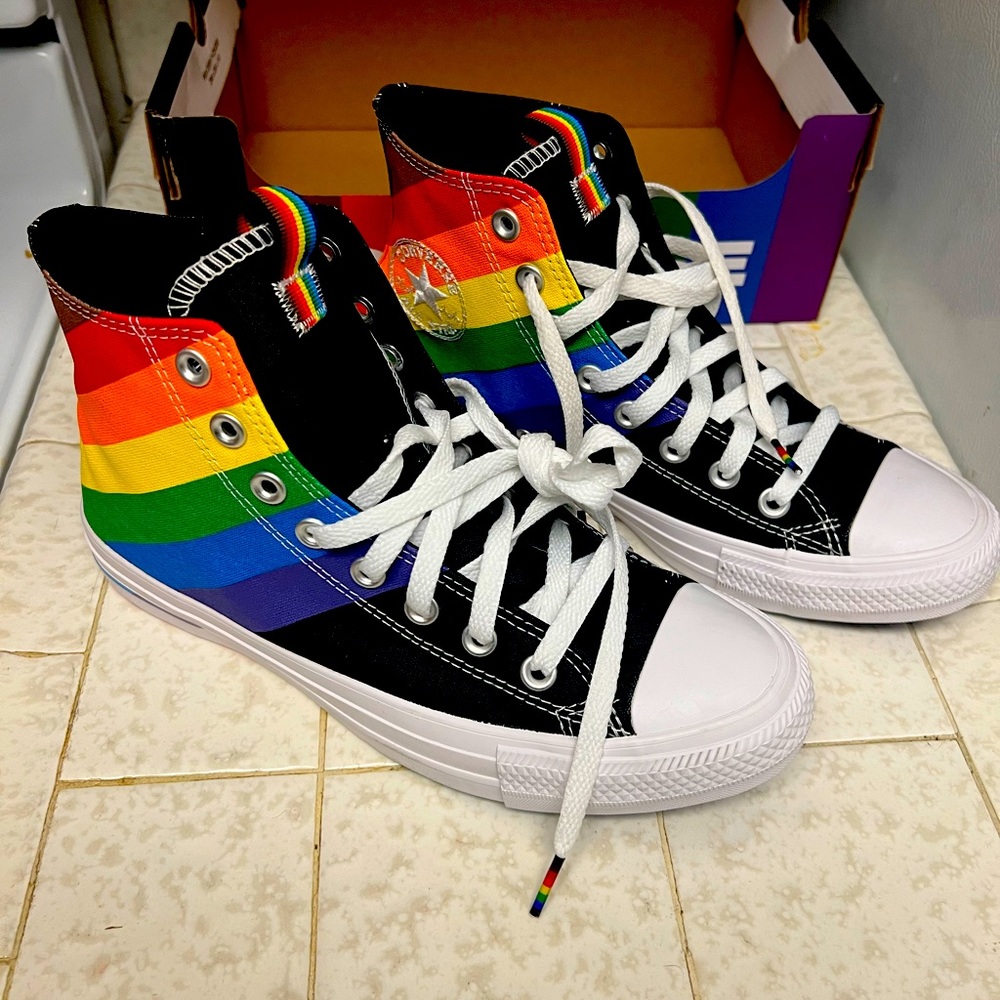 New Unworn Converse Rainbow Pride High-Top Chucks Size 6.5M/8.5W